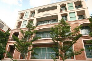 Exterior - Mirth Sathorn Hotel (Bangkok)