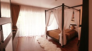 Quarto casal luxo, 1 cama de casal | Cofres nos quartos, individualmente decorados, escrivaninha