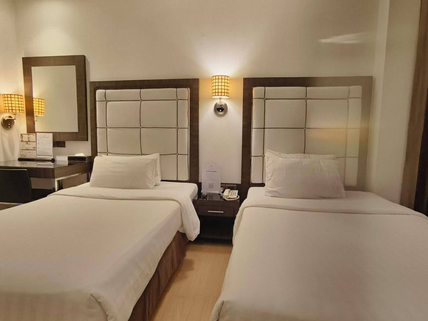 Quarto duplo superior | Frigobar, cofres nos quartos, individualmente decorados