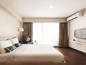 Minibar, in-room safe, free WiFi - Samran Place (Bangkok)