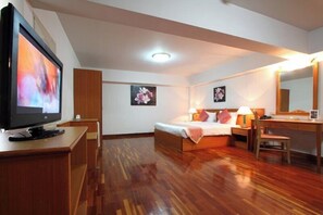 Minibar, caja de seguridad en la habitación y wifi gratis 