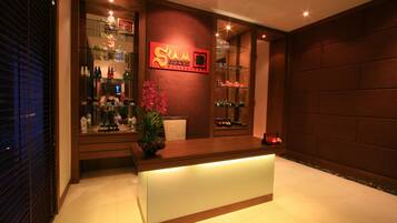 Hot tub, steam room, body treatments, hydrotherapy, aromatherapy