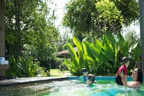 Outdoor pool - Wishing Tree Resort (Khon Kaen)