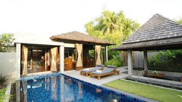 Pool Villa | Minibar, in-room safe, desk, iron/ironing board