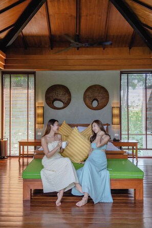 Float Villa | Minibar, in-room safe, desk, iron/ironing board - Pattara Resort & Spa (Phitsanulok)