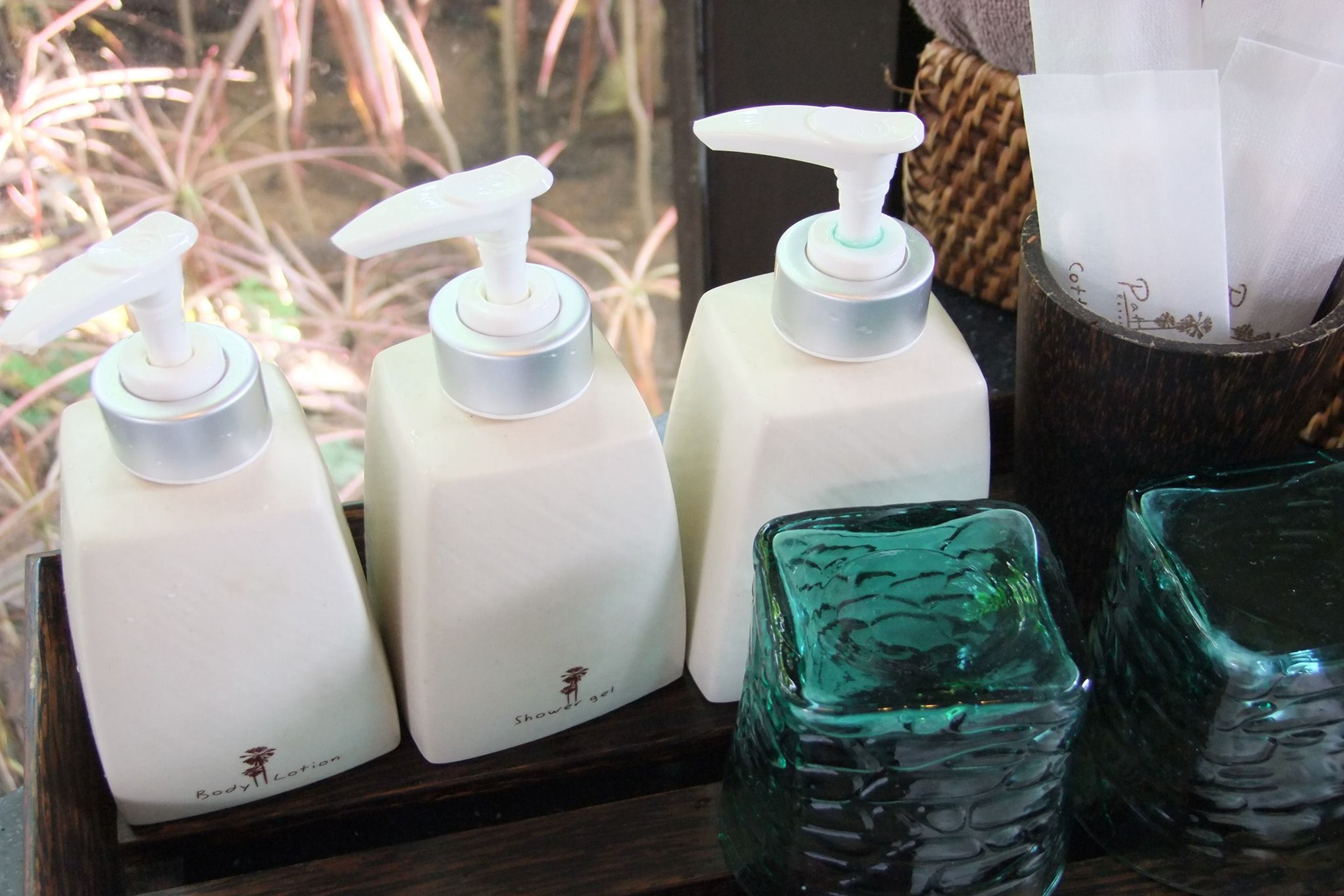 separate bathtub and shower, deep-soaking bathtub, rainfall showerhead