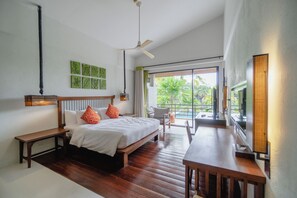 Quarto superior | Frigobar, cofres nos quartos, escrivaninha