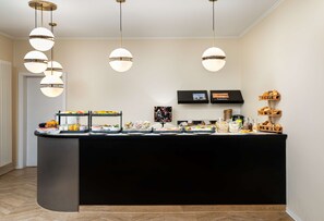 Päivittäinen buffetaamiainen maksusta