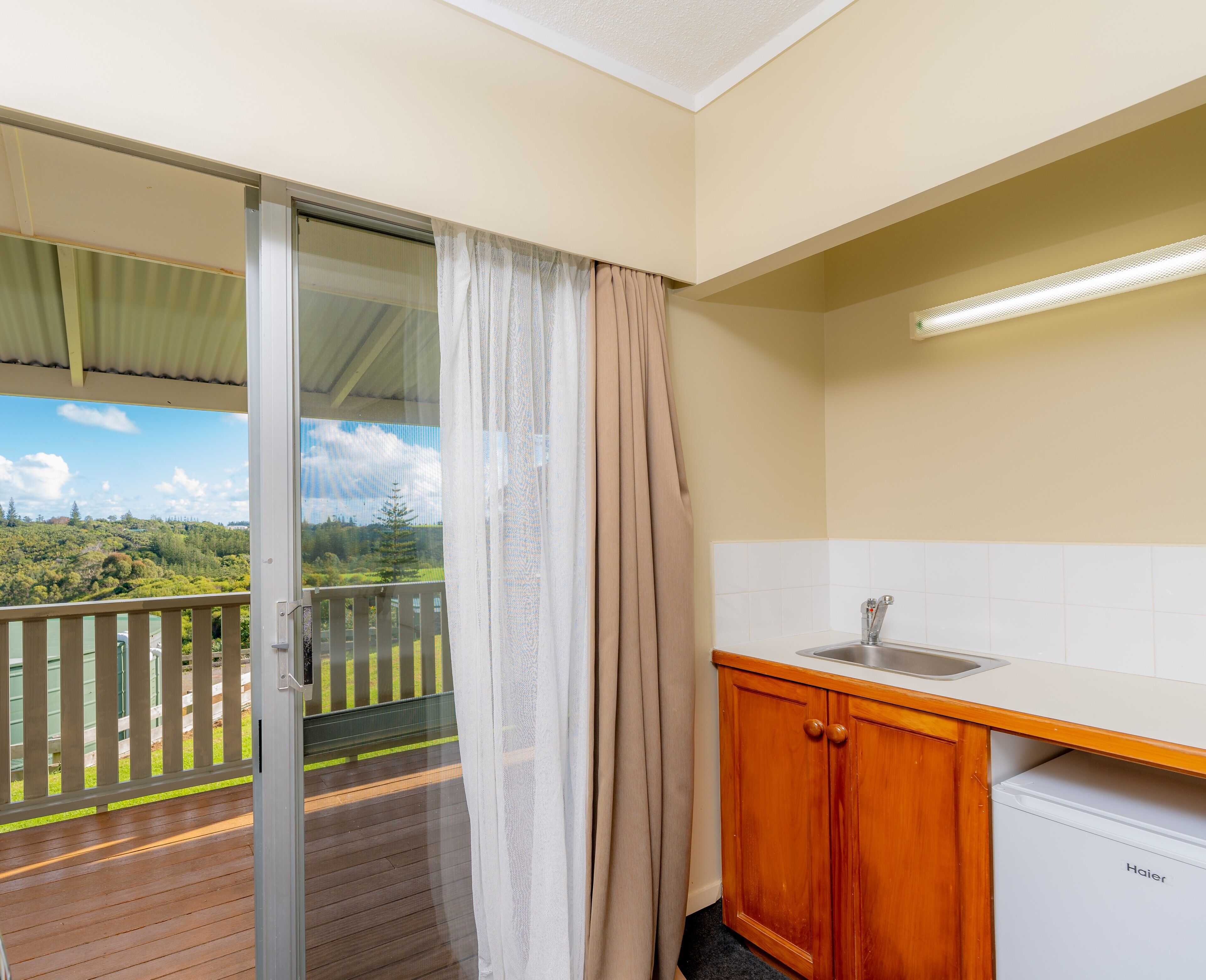 standard room, garden area | private kitchen | fridge, dishwasher, electric kettle, cookware/dishes/utensils