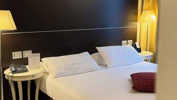 Chambre Double ou avec lits jumeaux | 1 chambre, minibar, coffres-forts dans les chambres, bureau