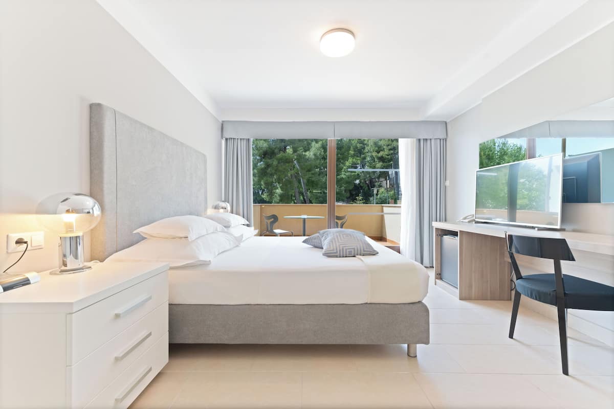 Double Room with Balcony | 2 bedrooms, premium bedding, memory foam beds, in-room safe