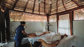 Een Turks bad/hammam, lichaamsbehandelingen, hotstone-massages