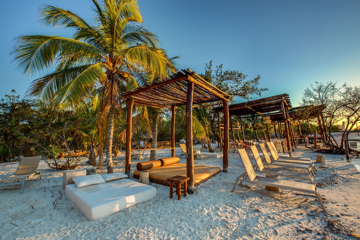 Las Nubes de Holbox Private Beach Area