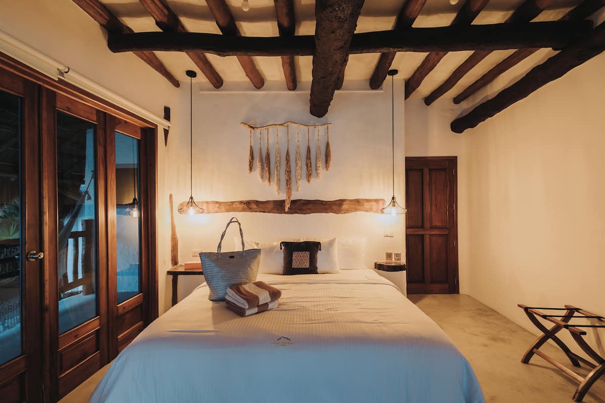 Master Suite Las Hamacas | 1 bedroom, premium bedding, in-room safe, individually decorated