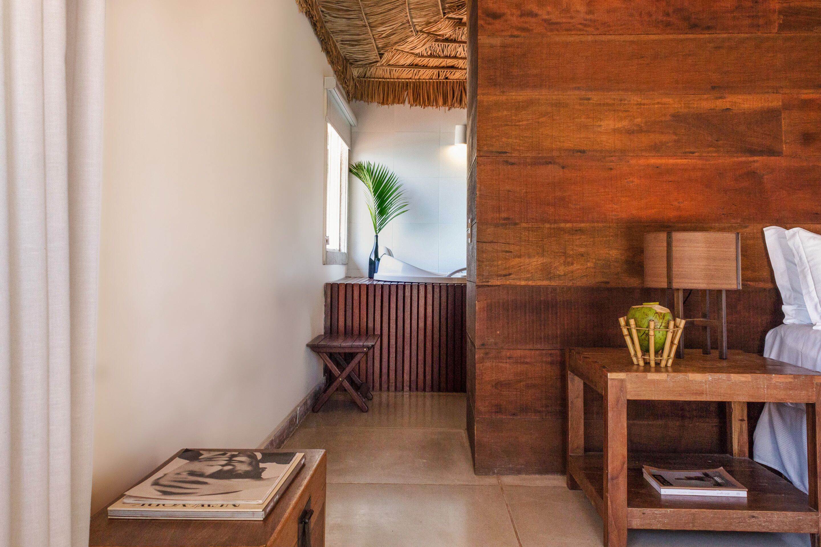 luxury room | 1 bedroom, minibar, in-room safe, desk