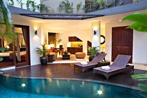 Minibar, in-room safe, desk, free WiFi - Kanishka Villas (Seminyak)