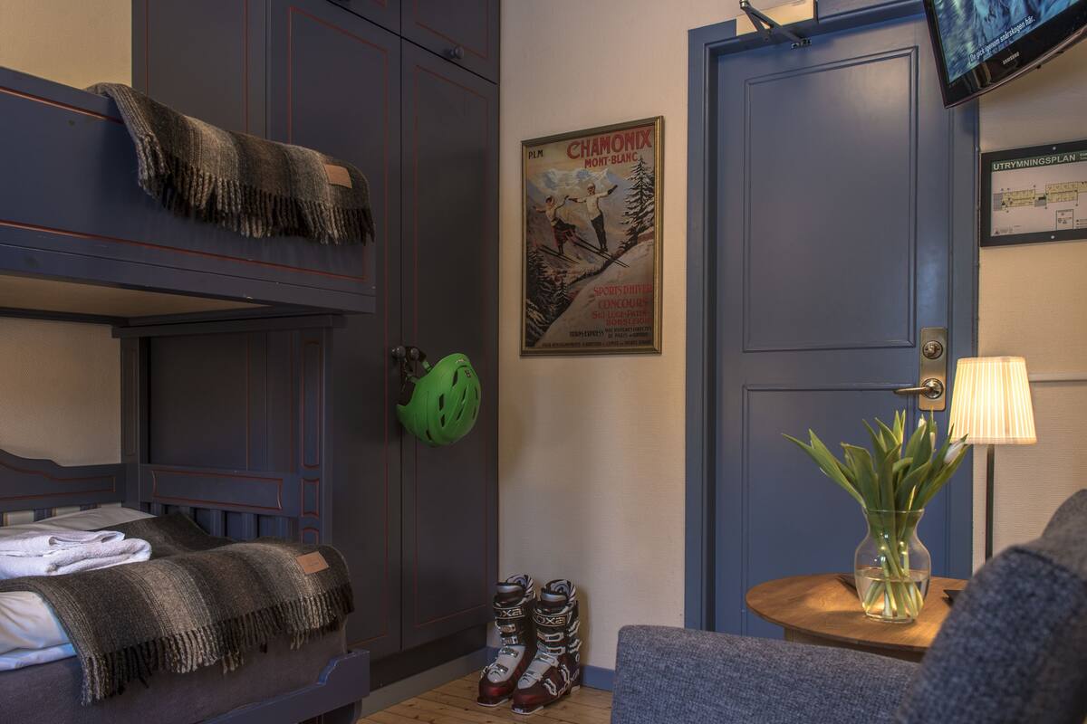 twin room | desk, cots/infant beds, free wifi