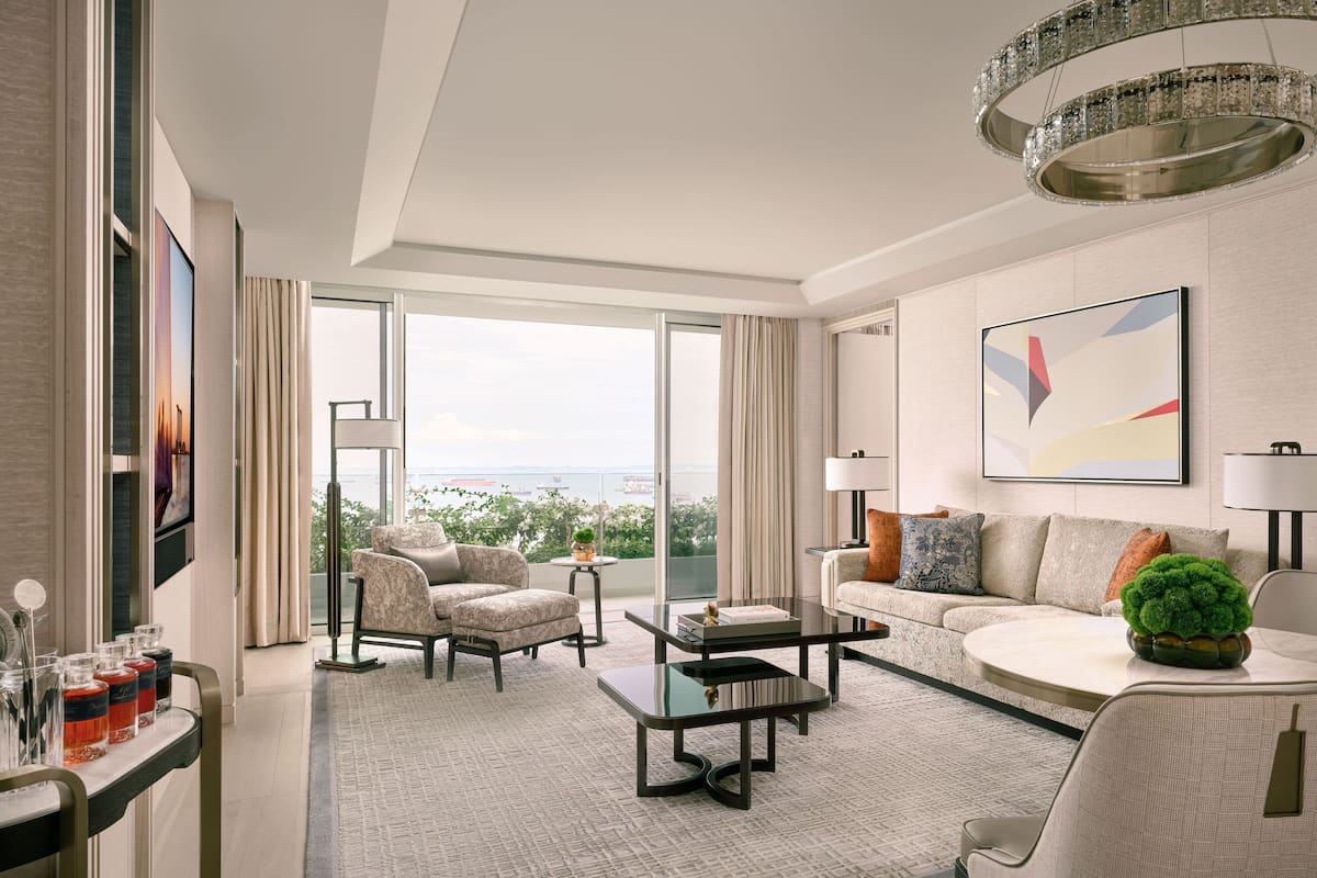 Paiza Premier Suite King Sea View | Living area | 75-inch TV with digital channels