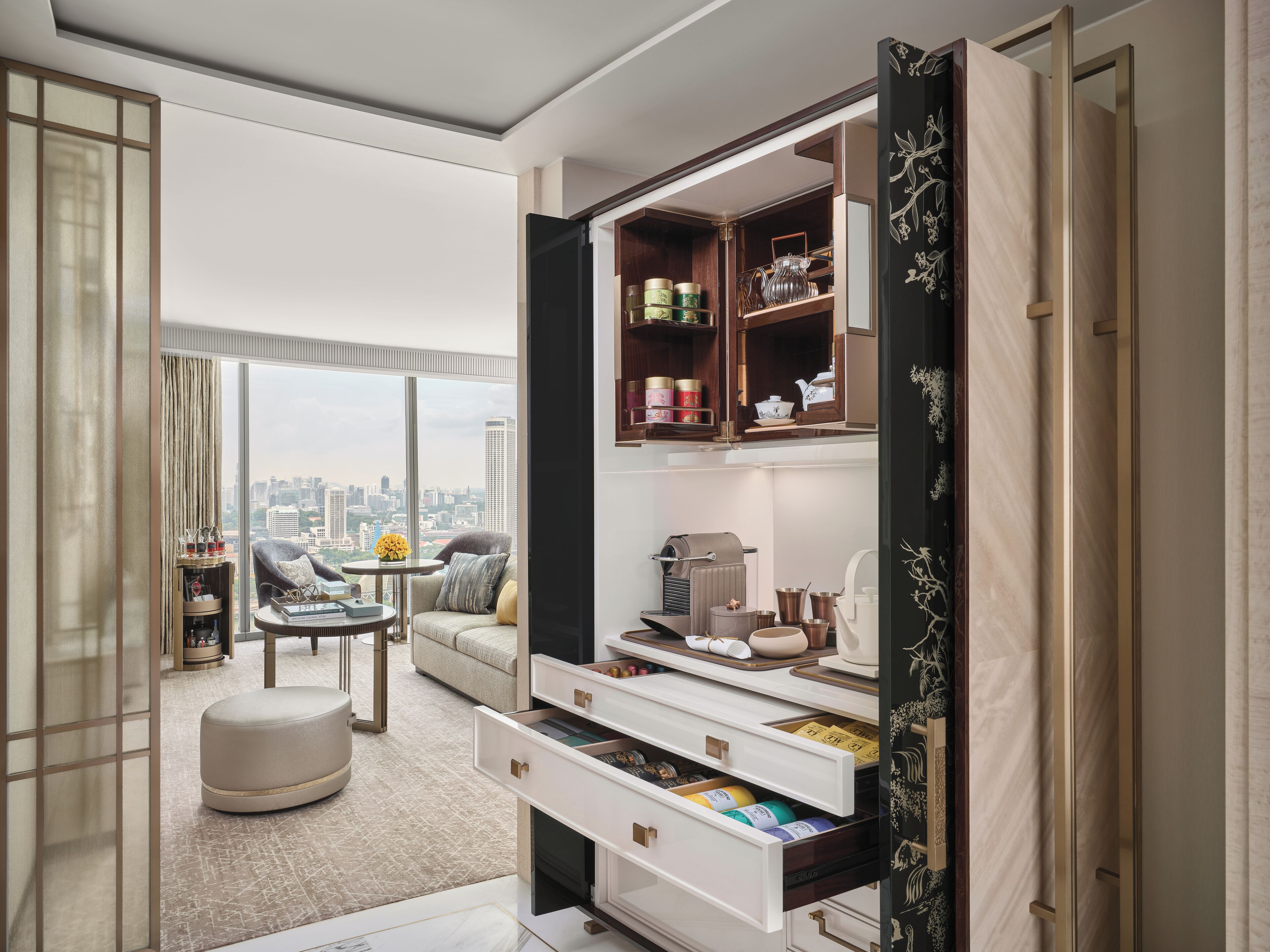 sands premier studio king city view | minibar