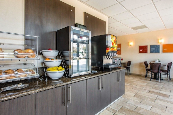 Petit déjeuner complet compris tous les jours