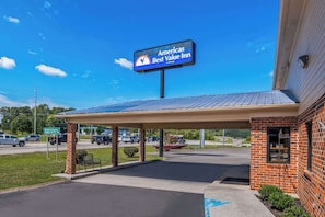 Exterior - Americas Best Value Inn Athens, TN (Athens)