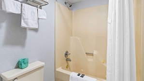 Bathroom - Americas Best Value Inn Athens, TN (Athens)