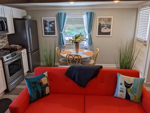 Standard Apartment, Ensuite (Upstairs Apartment ) | Interior - The Sunset Motel (Brevard)