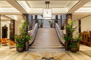 Interior entrance - Town Hall Hotel – Shoreditch (London)