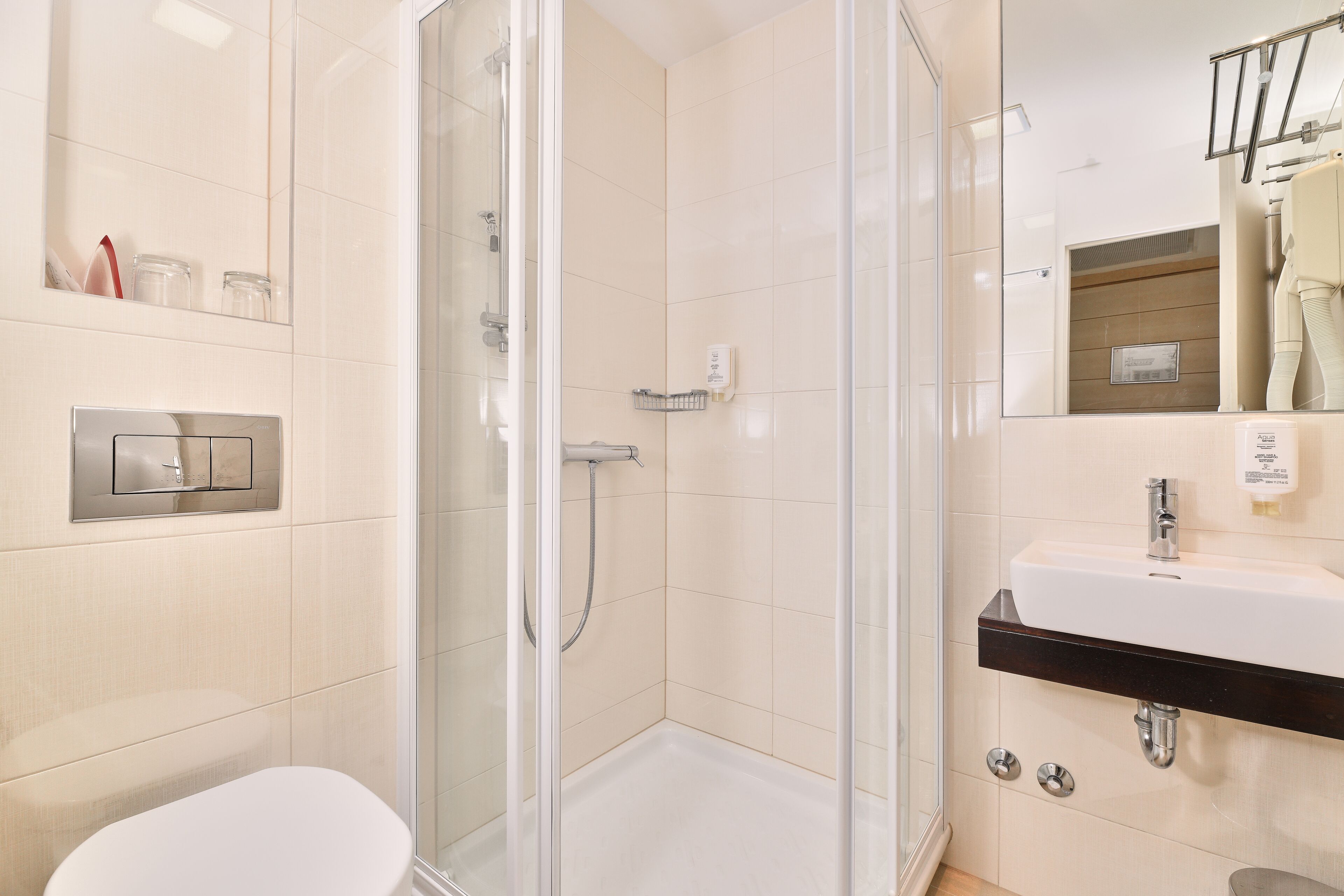 classic room, balcony | bathroom | shower, free toiletries, hair dryer, towels
