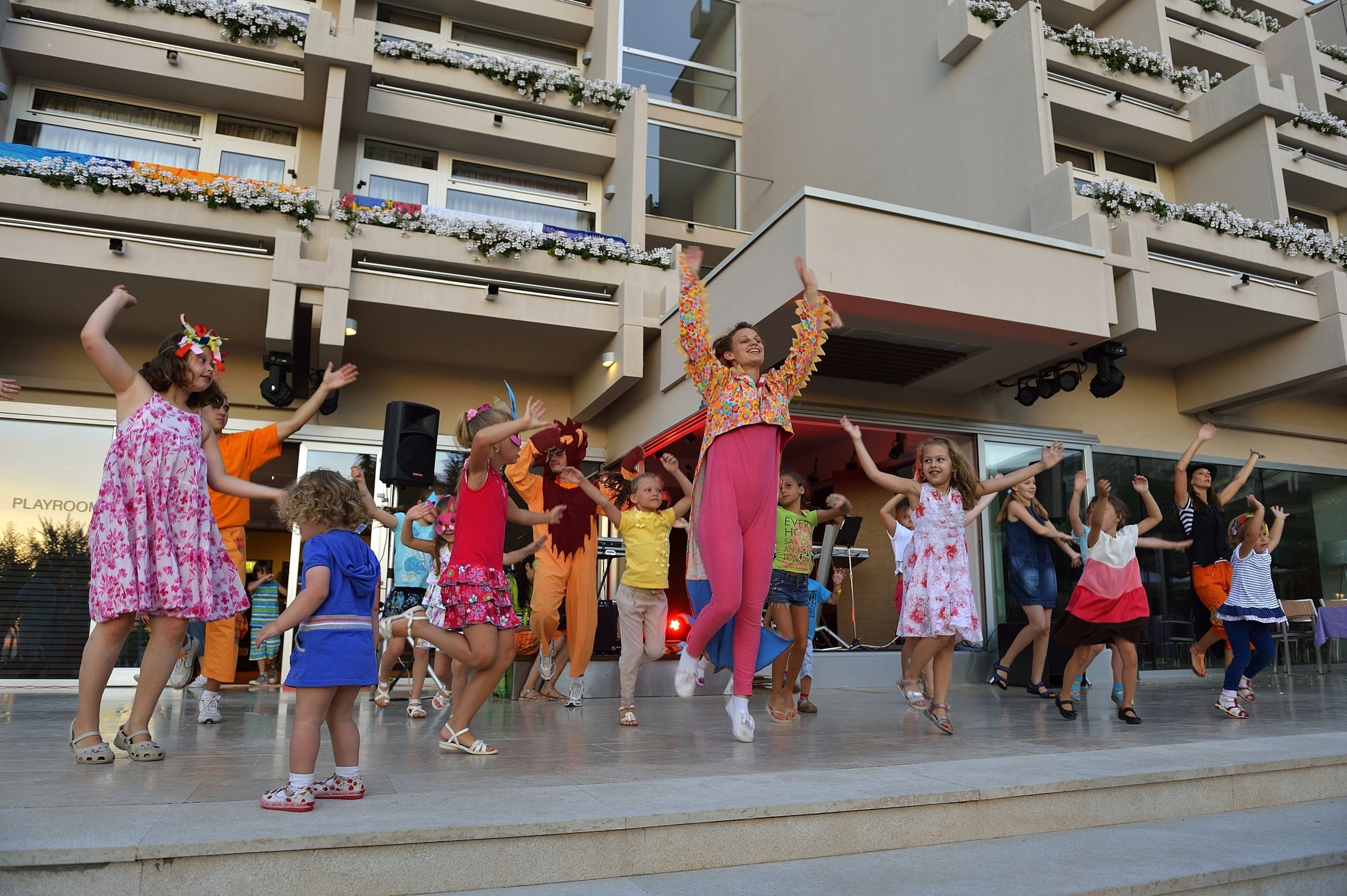 children’s play area – outdoor