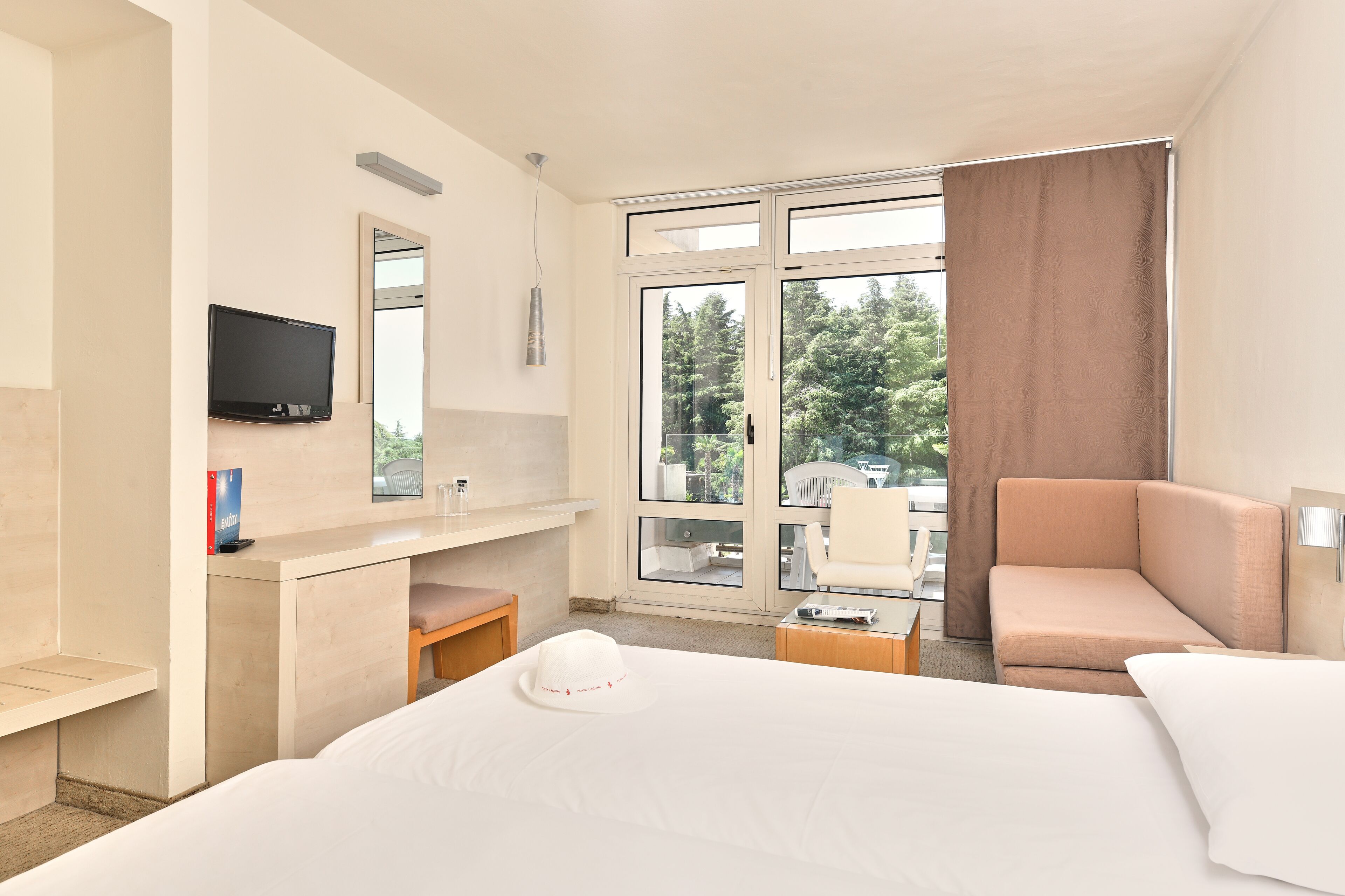 superior room with balcony, sea view (extra bed) | 1 bedroom, desk, blackout curtains, free cots/infant beds