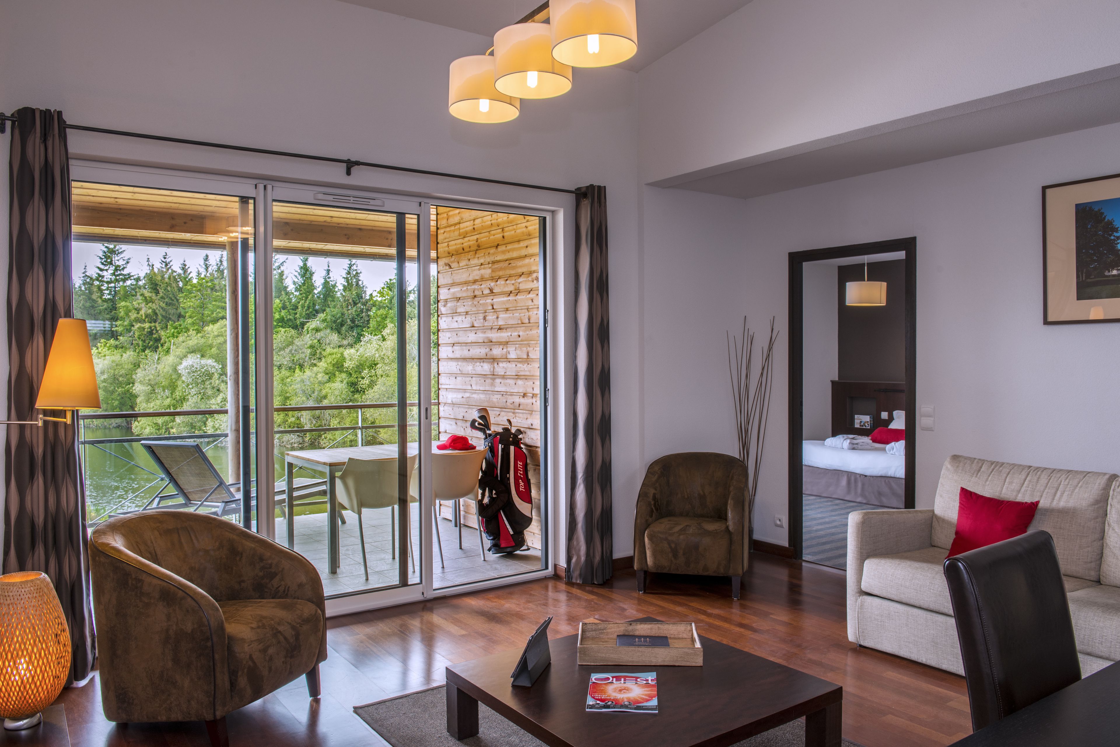 80-cm lcd tv with digital channels, tv, offices