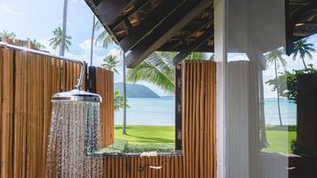 Deluxe Beachfront Villa