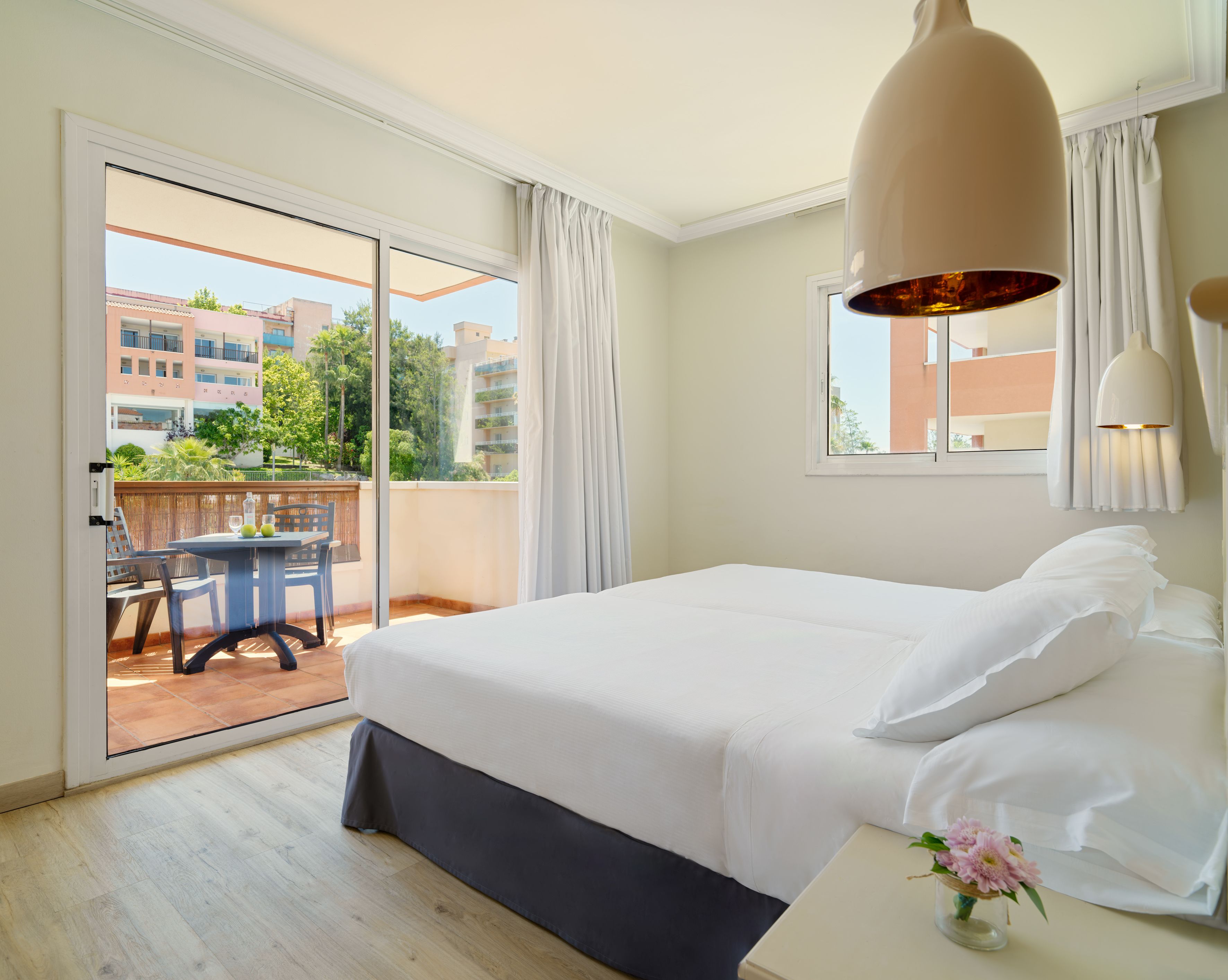 1 bedroom, in-room safe, desk, free wifi