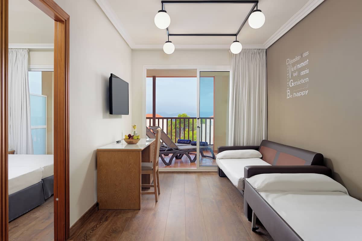 1 bedroom, in-room safe, desk, free wifi