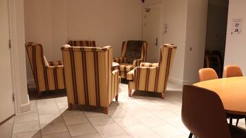 Sittområde i lobbyn