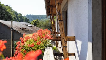 高級雙人或雙床房 | 高級寢具、迷你吧、書桌、手提電腦工作空間