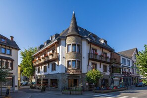 Front of property - Hotel du Commerce (Houffalize)