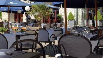 Lunsj og middag serveres, franske retter