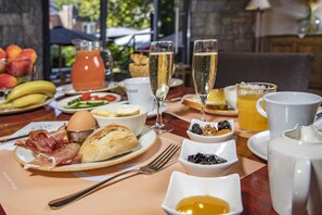 Desayuno buffet incluido todos los días 