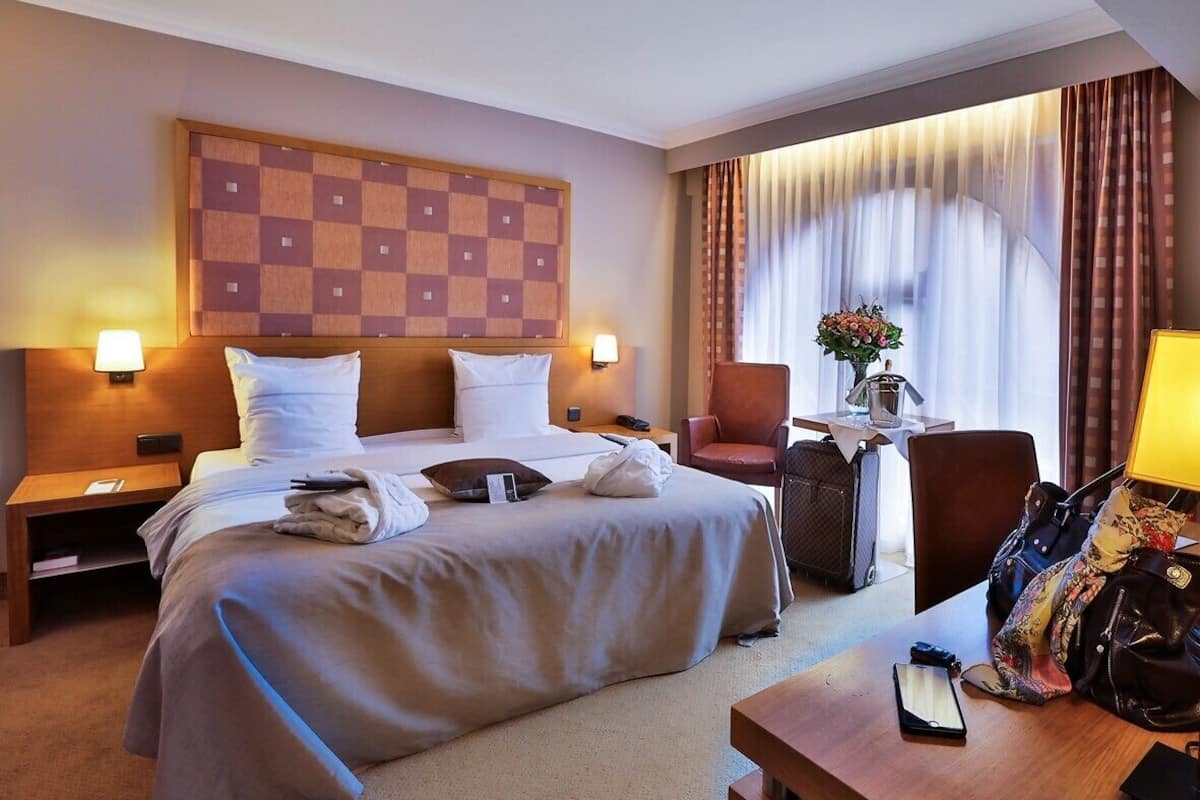 1 bedroom, premium bedding, minibar, in-room safe