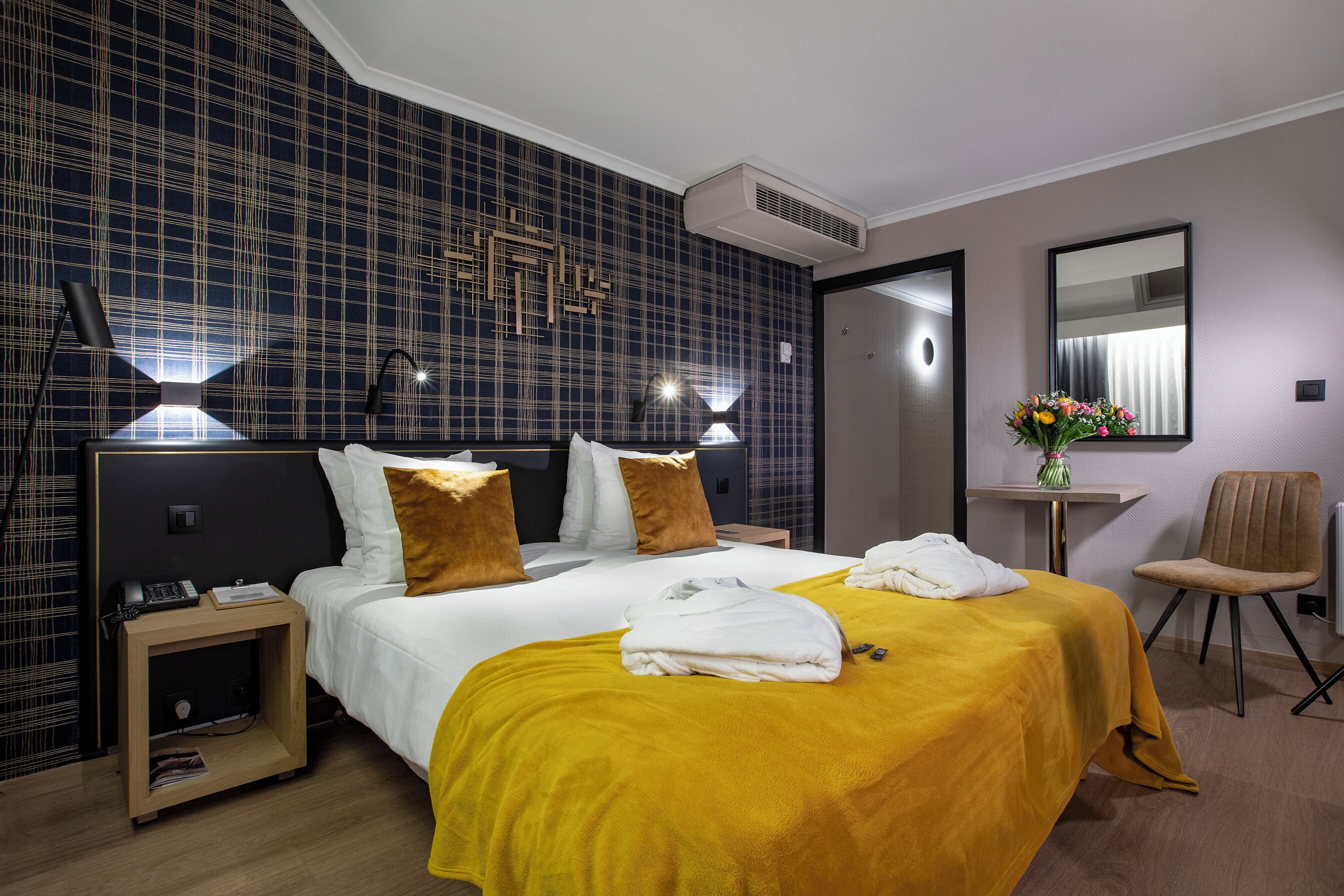 Ropa de cama de alta calidad y minibar 