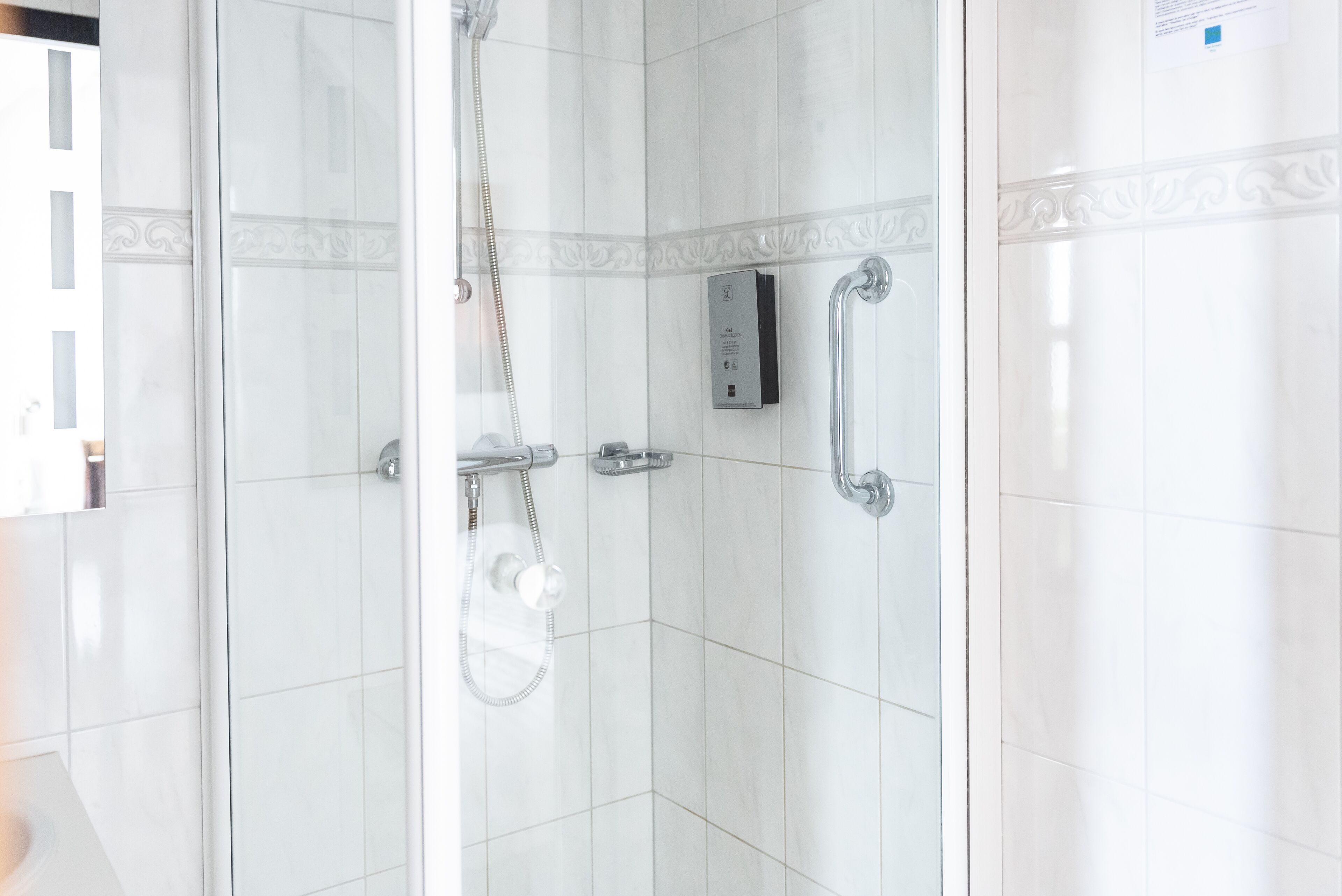 basic triple room | bathroom | shower, free toiletries, hair dryer, towels