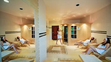 Salas de tratamiento para parejas, sauna y tina de hidromasaje