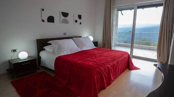 Familien-Suite, Meerblick | Minibar, Zimmersafe, Schreibtisch, kostenloses WLAN