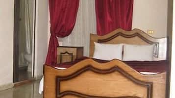 Egyptian cotton sheets, in-room safe, iron/ironing board, free WiFi