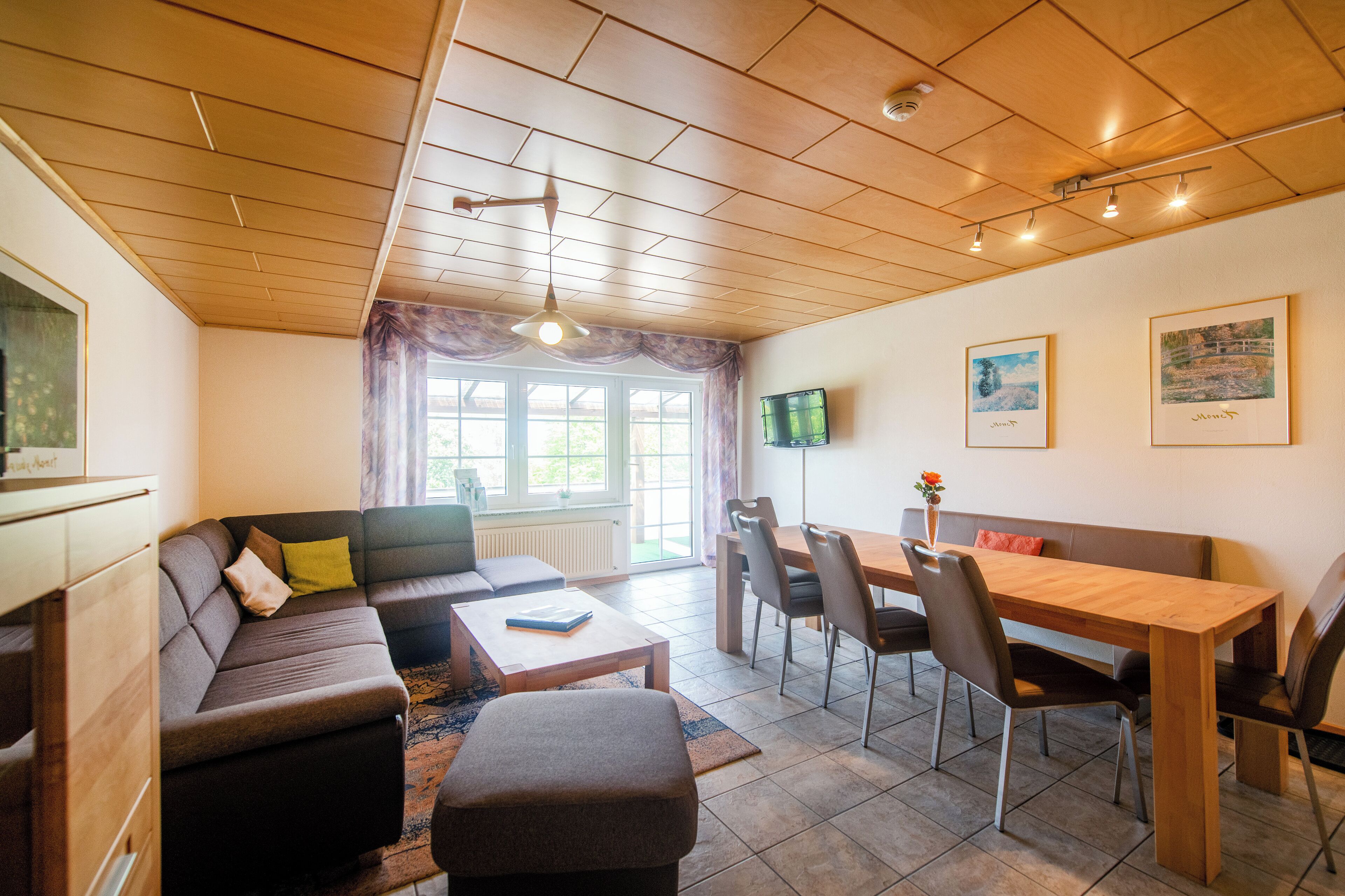 family apartment, 3 bedrooms, 2 bathrooms | living area | lcd tv, tablet, table football, ping pong