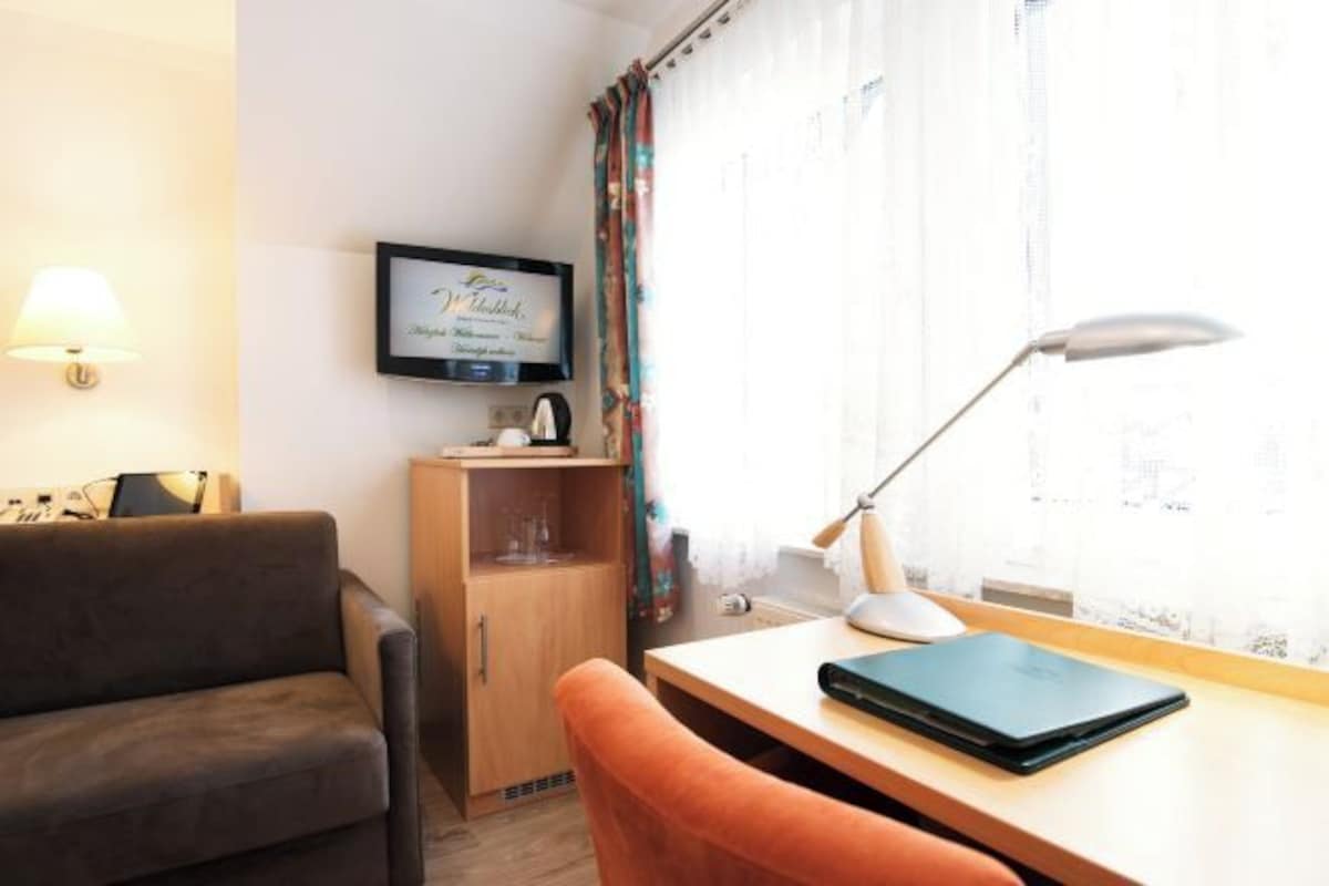 Living area | LCD TV, foosball, table tennis