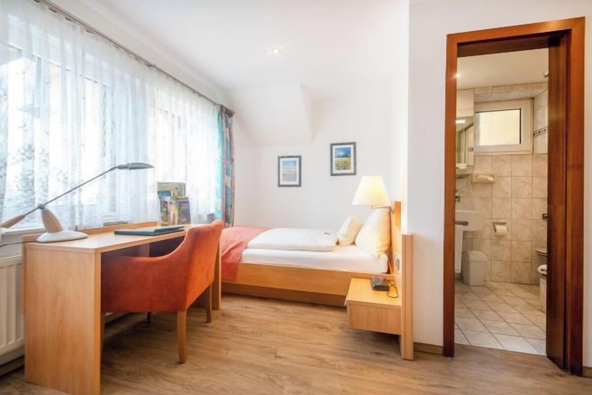 Ropa de cama hipoalergénica y artículos del minibar gratis 