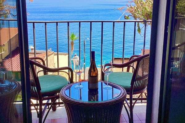 Standard Double Room, Sea View | Minibar, in-room safe, desk, cribs/infant beds